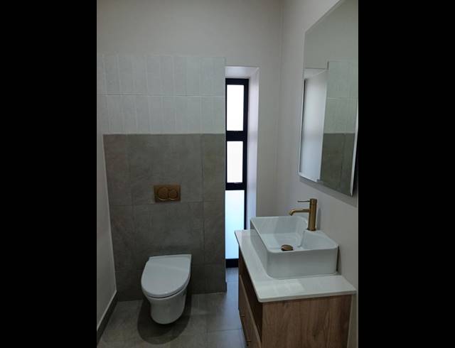 3 BEDROOM HOUSE FOR SALE IN HARTENBOS HEUWELS